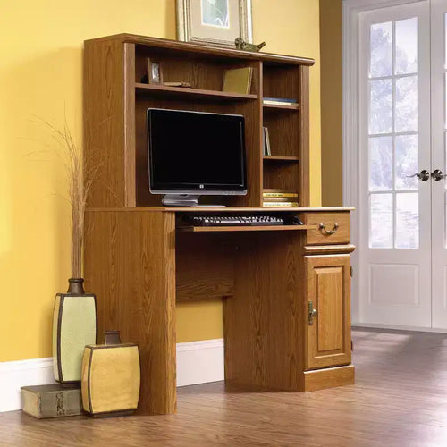 Bureau informatique avec étagère