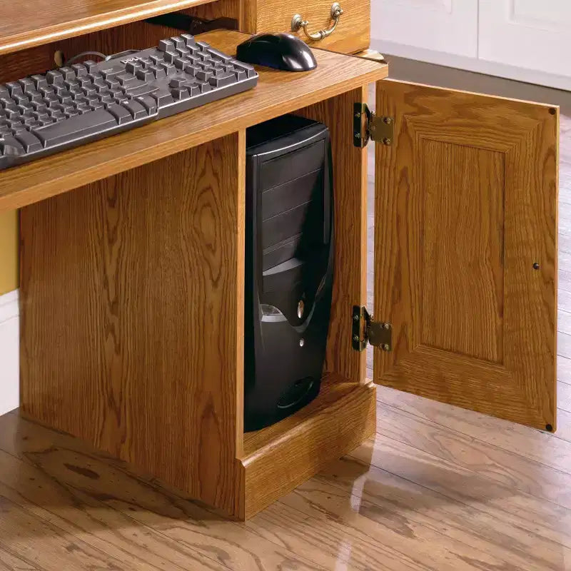 Bureau informatique avec étagère