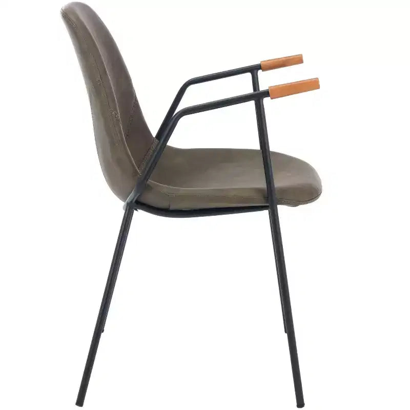 chaises de salle à manger de style médiéval