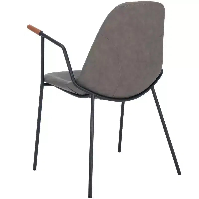 chaises de salle à manger de style médiéval