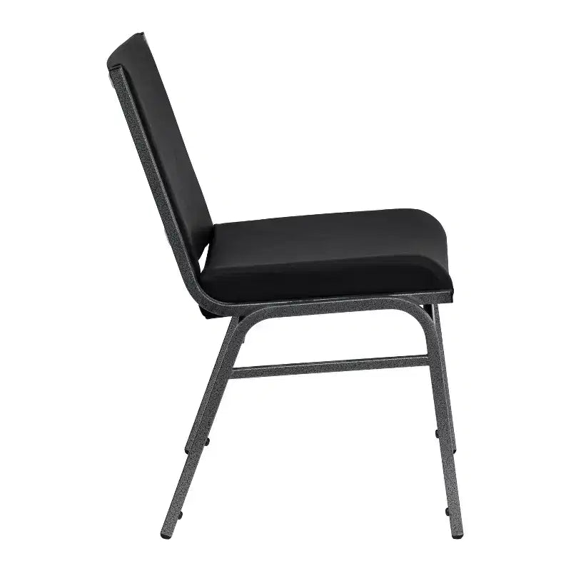 Chaises empilables robustes