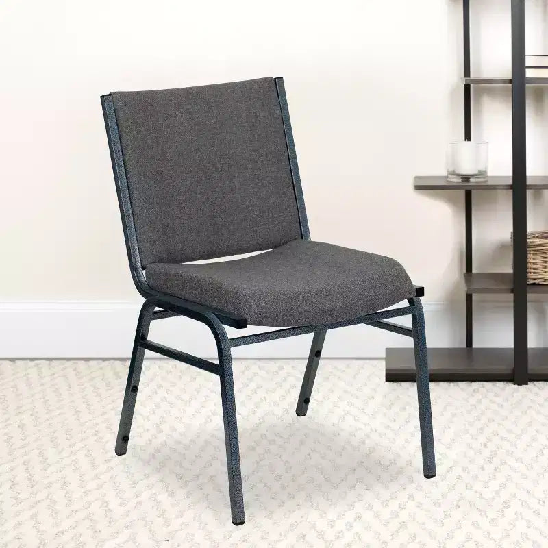 Chaises empilables robustes