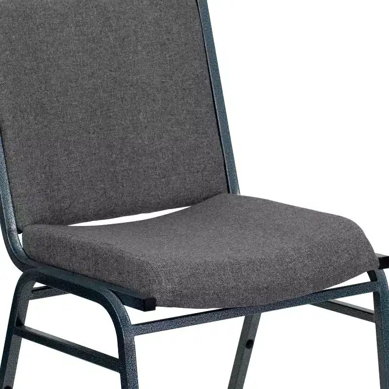Chaises empilables robustes