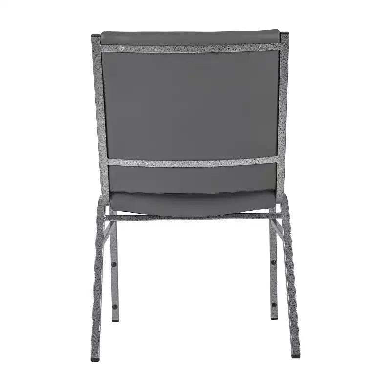 Chaises empilables robustes
