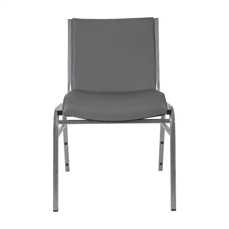 Chaises empilables robustes