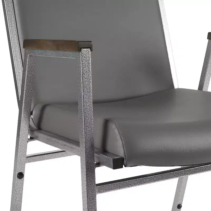 Chaises empilables robustes